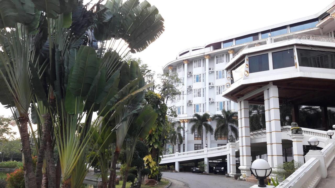 Hermitage Hotel Korat-Sha Nakhonratchasima Exterior photo